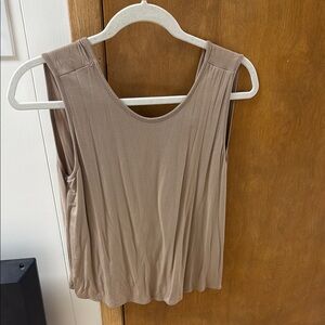 🌸Lulu's Sleeveless Tank Top